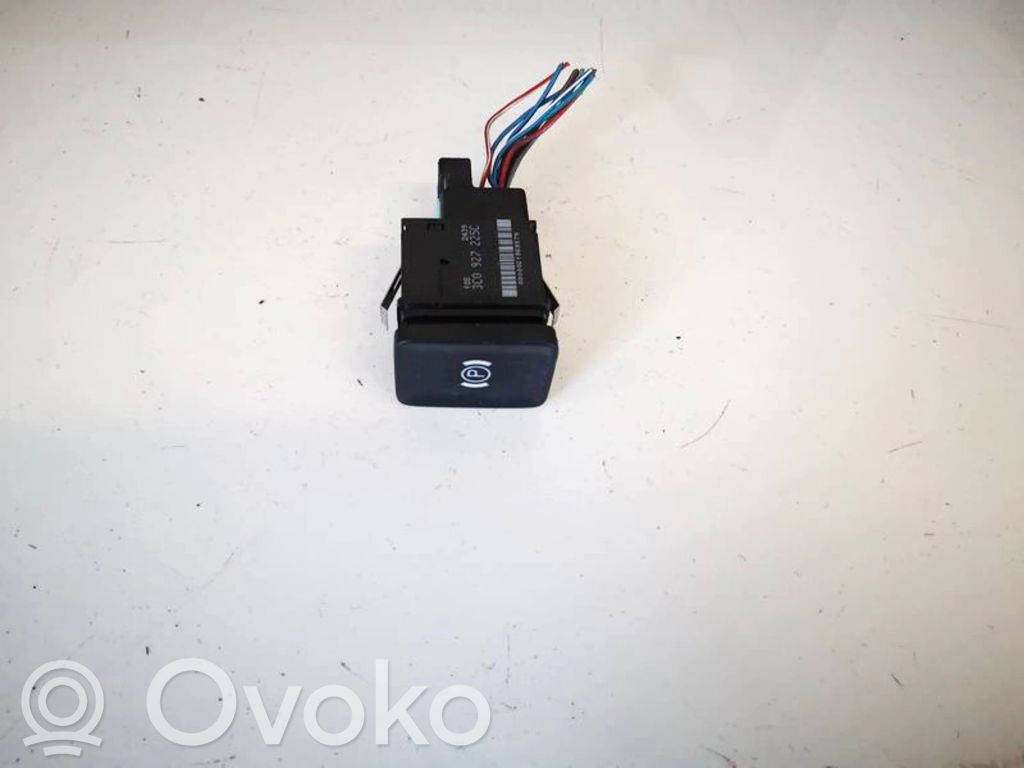 Volkswagen PASSAT B6 Interruptor del sensor de aparcamiento (PDC) 