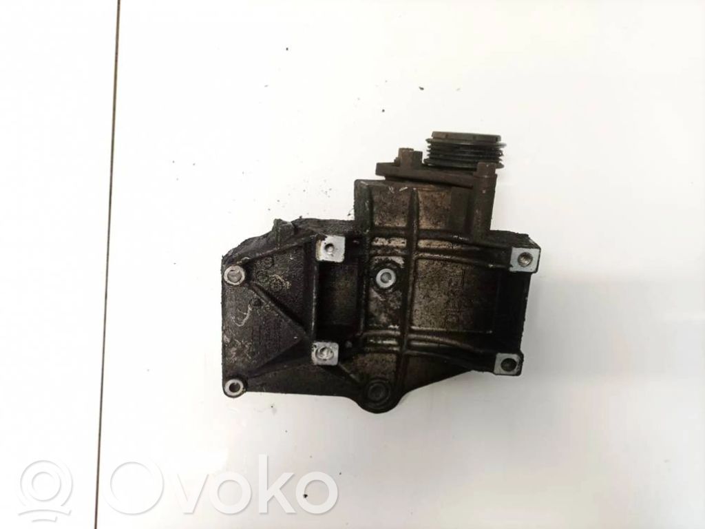 Audi A4 S4 B5 8D Engine mounting bracket 
