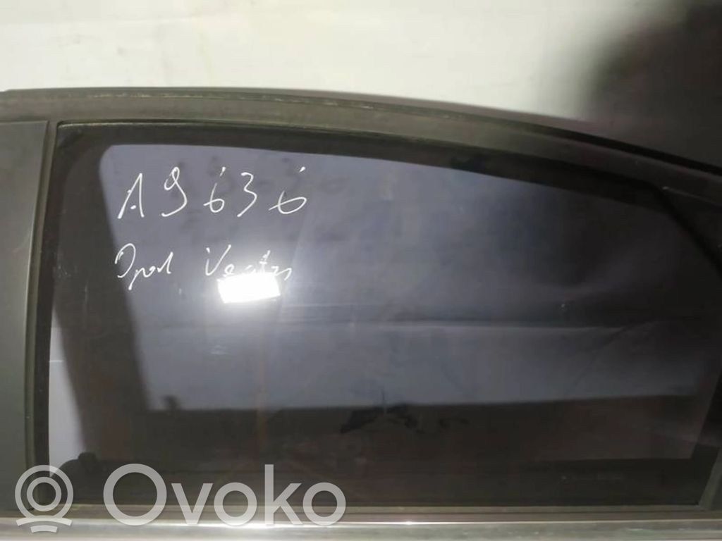 Opel Vectra C Vetro del finestrino della portiera posteriore 