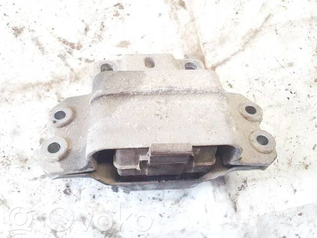 Skoda Superb B6 (3T) Engine mount bracket 
