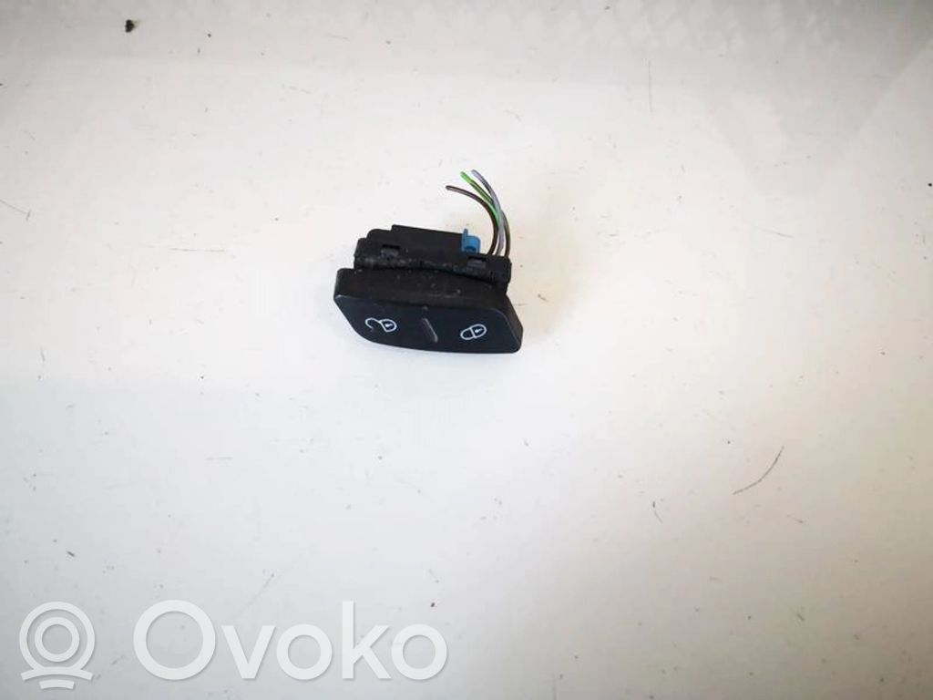 Volkswagen Tiguan Przycisk centralnego zamka