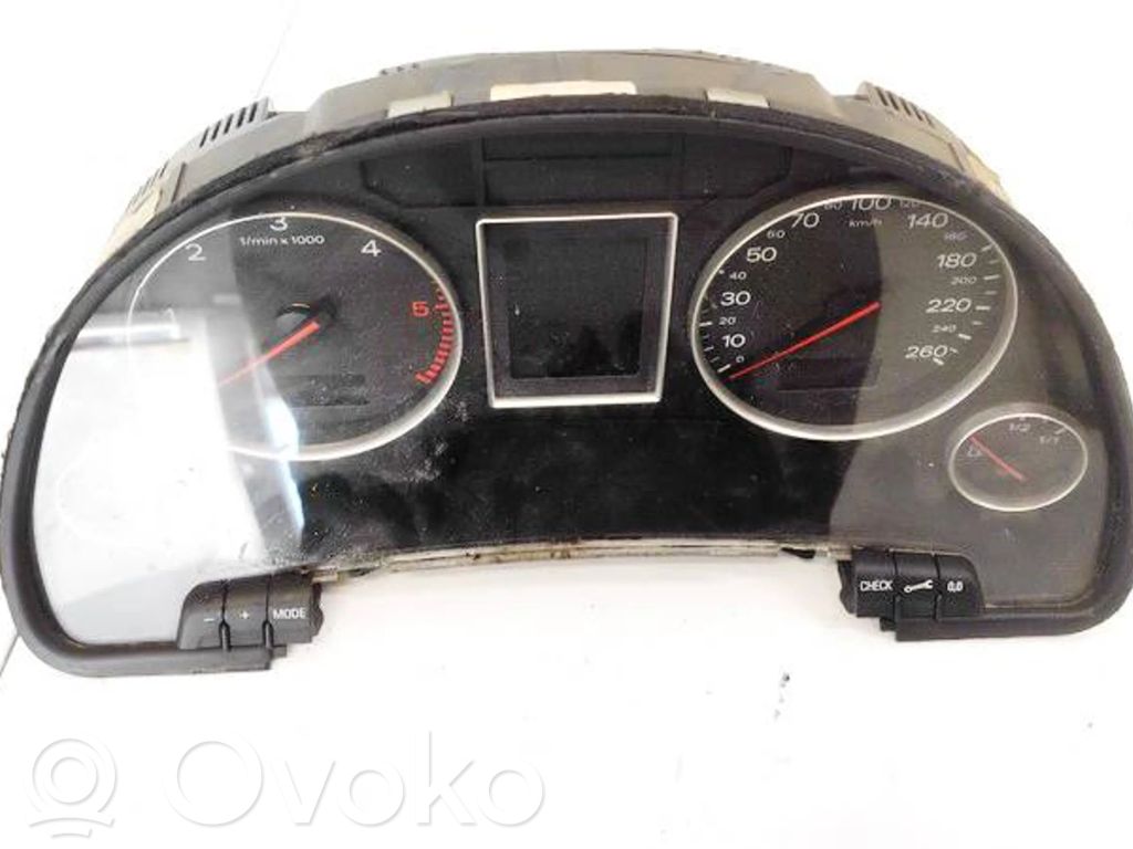 Audi A4 S4 B6 8E 8H Licznik / Prędkościomierz
