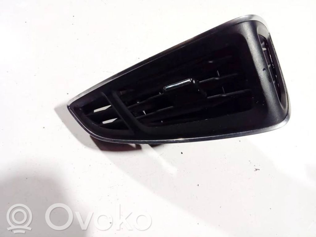 Ford Focus Dysze / Kratki środkowego nawiewu deski rozdzielczej
