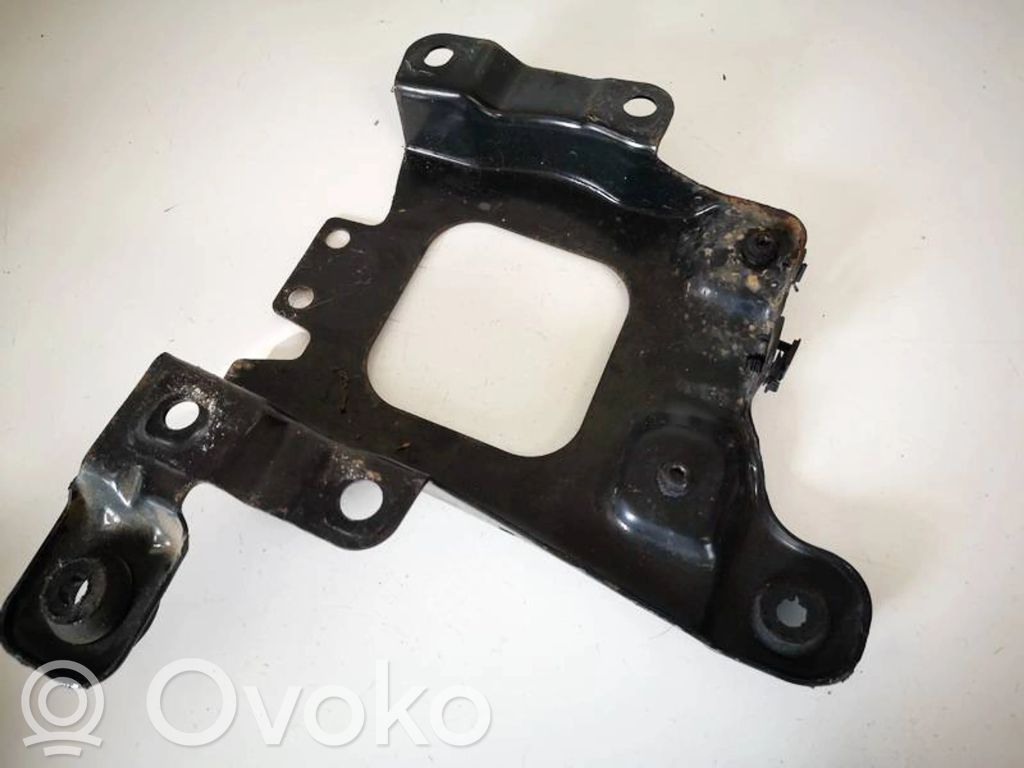 Ford Focus Mocowanie akumulatora 