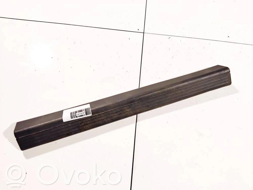 Mercedes-Benz C AMG W204 Copertura del rivestimento del sottoporta anteriore