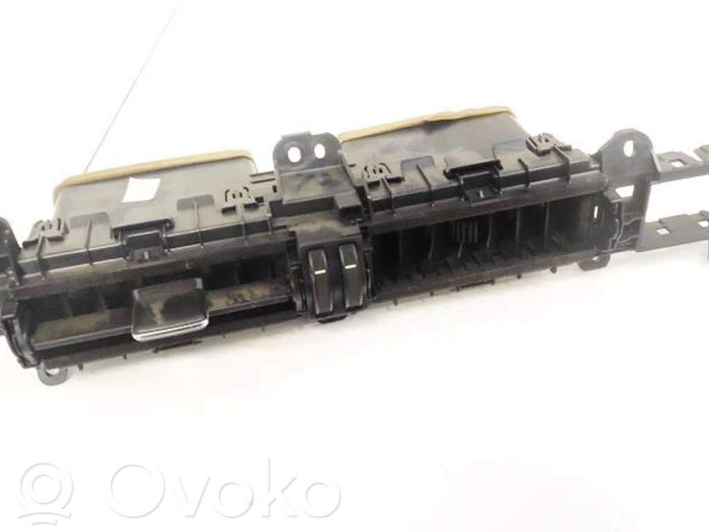 Toyota Auris E180 Rejilla de ventilación central del panel 