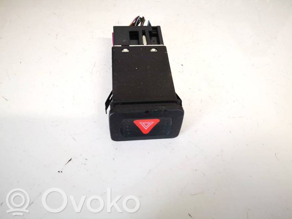 Comutator lumini pericol   1J0953235A,1J0953235B,1J0953235A,1J0953235B,1J0959621B