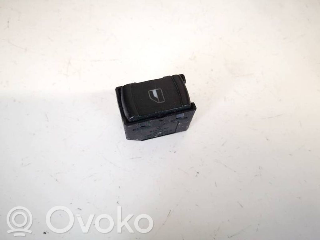 Volkswagen Golf IV Comutator comandă geamuri electrice 