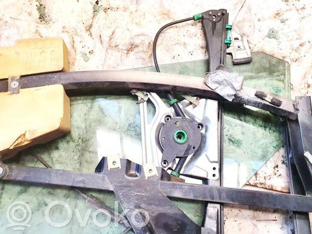 Audi A4 S4 B5 8D Alzacristalli del portellone scorrevole con motorino 