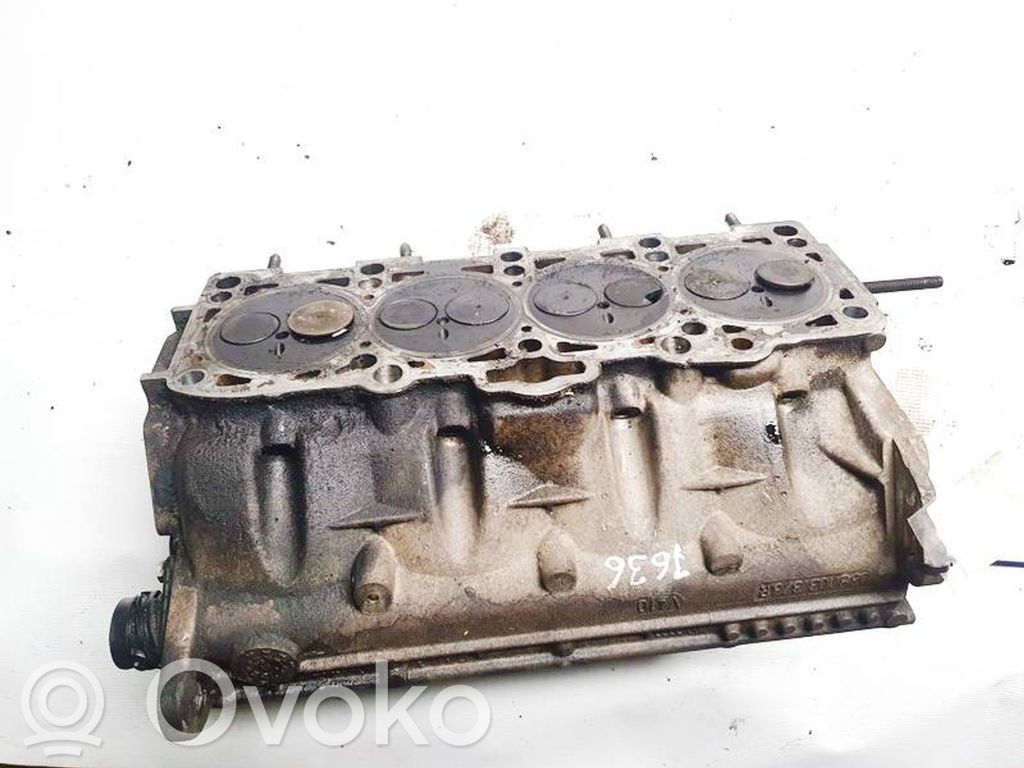 Culata del motor   038103373R,038103373R