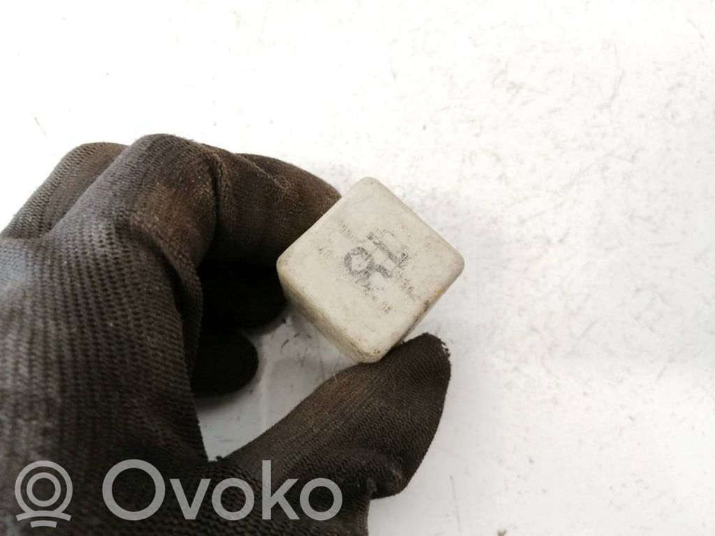 Otros relés   191937503,191937503