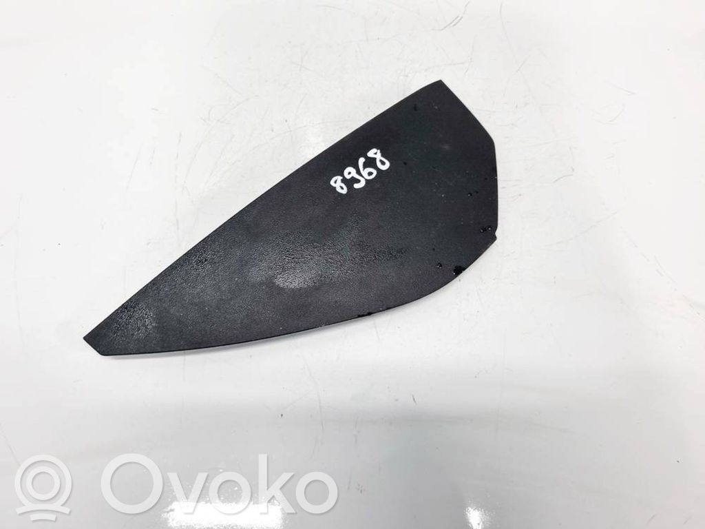 Tesla Model S Kita salono detalė 