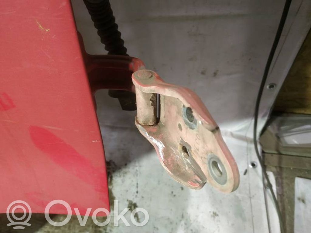 Etuoven yläsarana