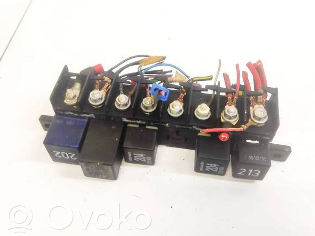 Audi A6 S6 C4 4A Set scatola dei fusibili 