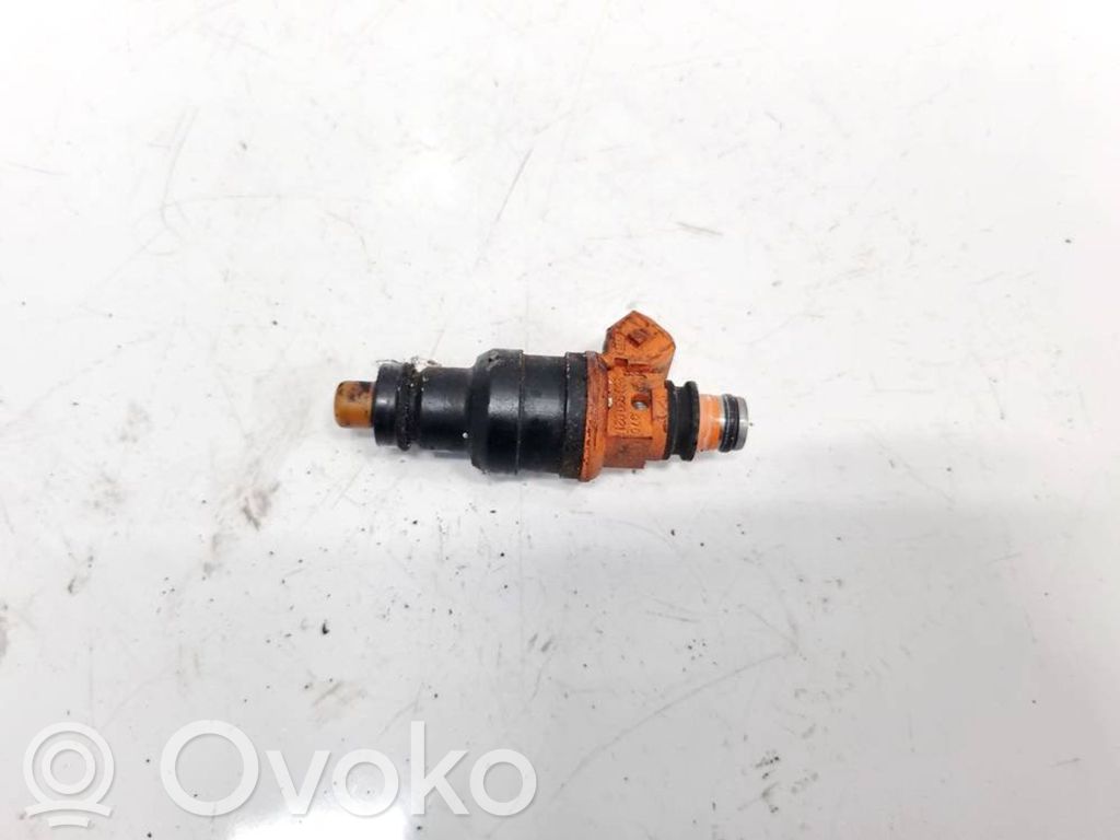 KIA Clarus Inyector de combustible 