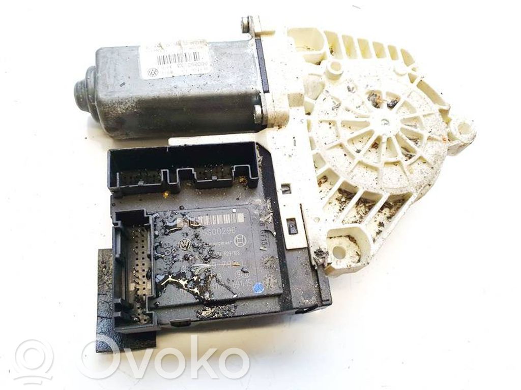 Silnik regulatora szyby drzwi przednich   980852113,980852113,1K095970,980852113,980852113