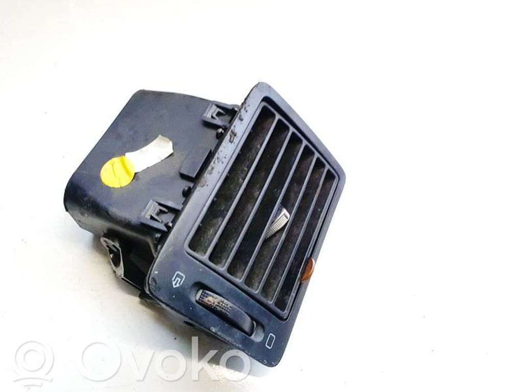 Peugeot 307 Griglia di ventilazione centrale cruscotto