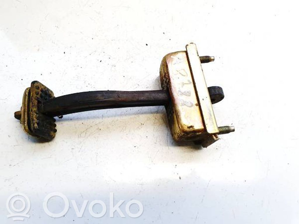 Mazda 626 Takaoven pidätin 