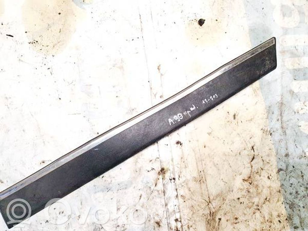 Audi 80 90 B3 Listón embellecedor de la puerta delantera (moldura) 