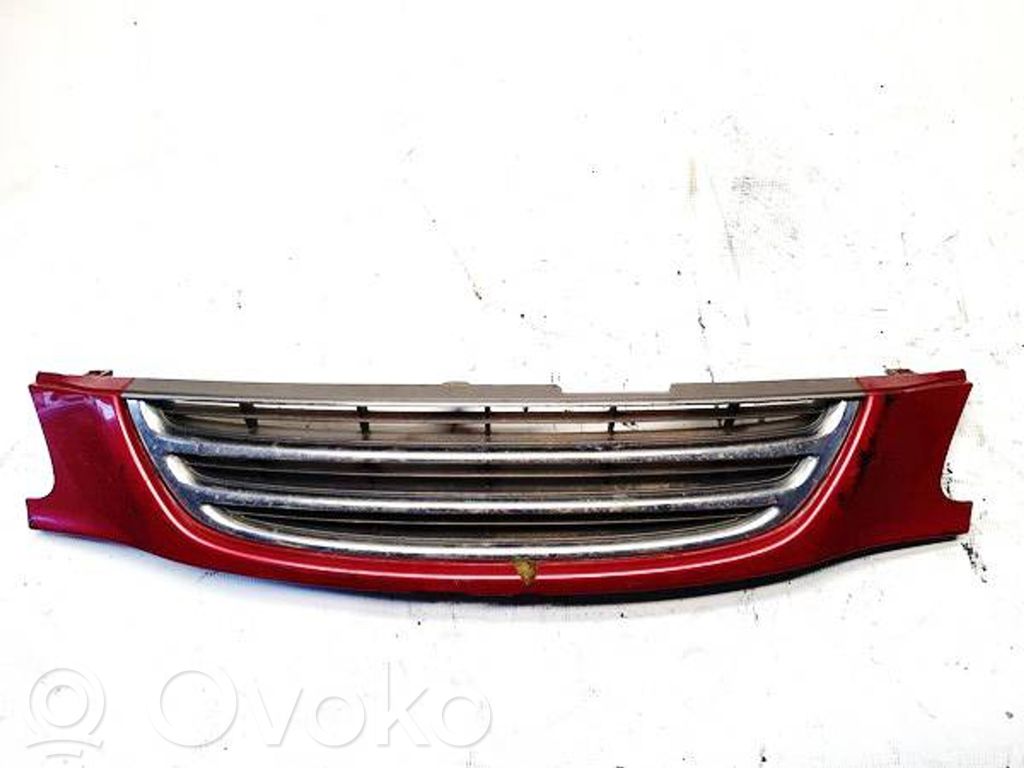 Toyota Avensis T220 Etusäleikkö 