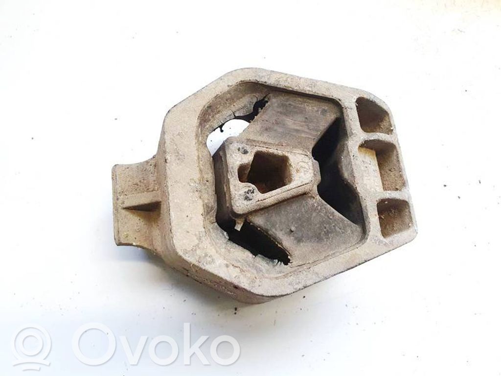 Audi A6 S6 C4 4A Engine mount bracket 