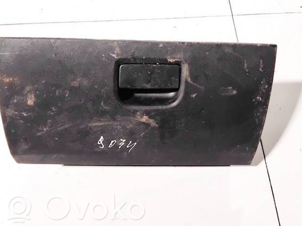 Fiat Punto (188) Hansikaslokero 