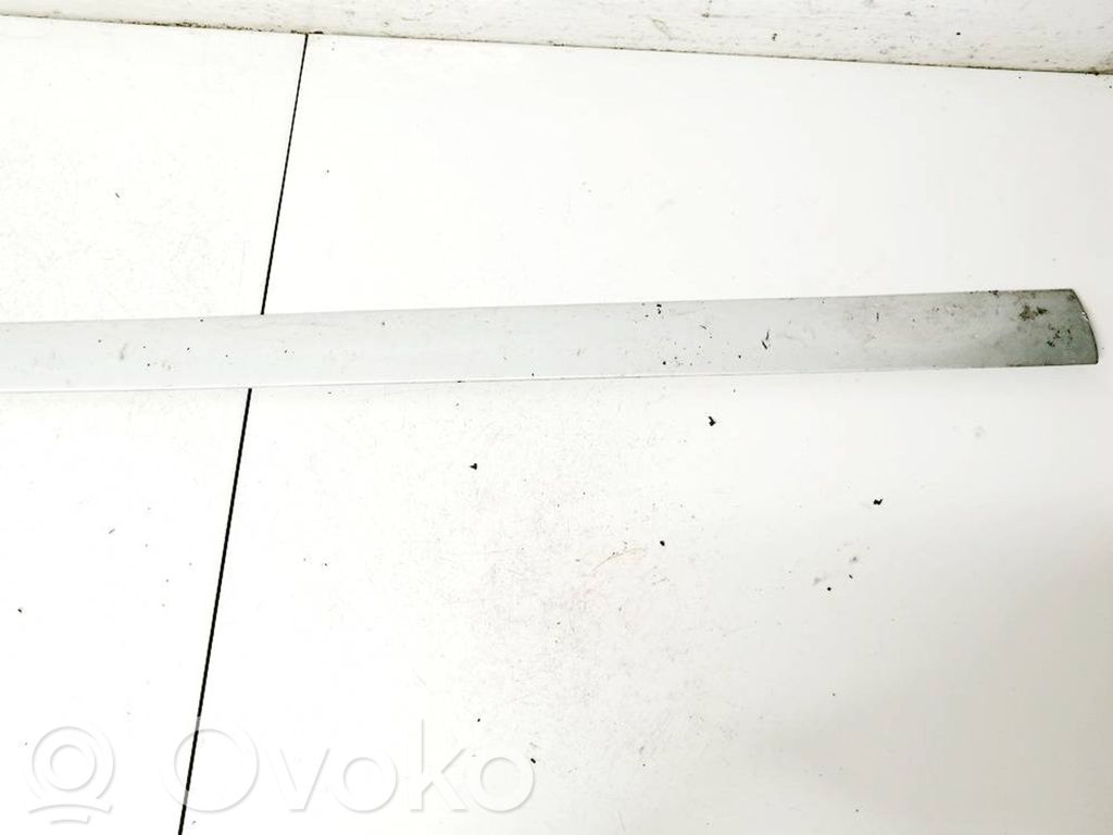 Volkswagen Touran I Moulure de porte avant