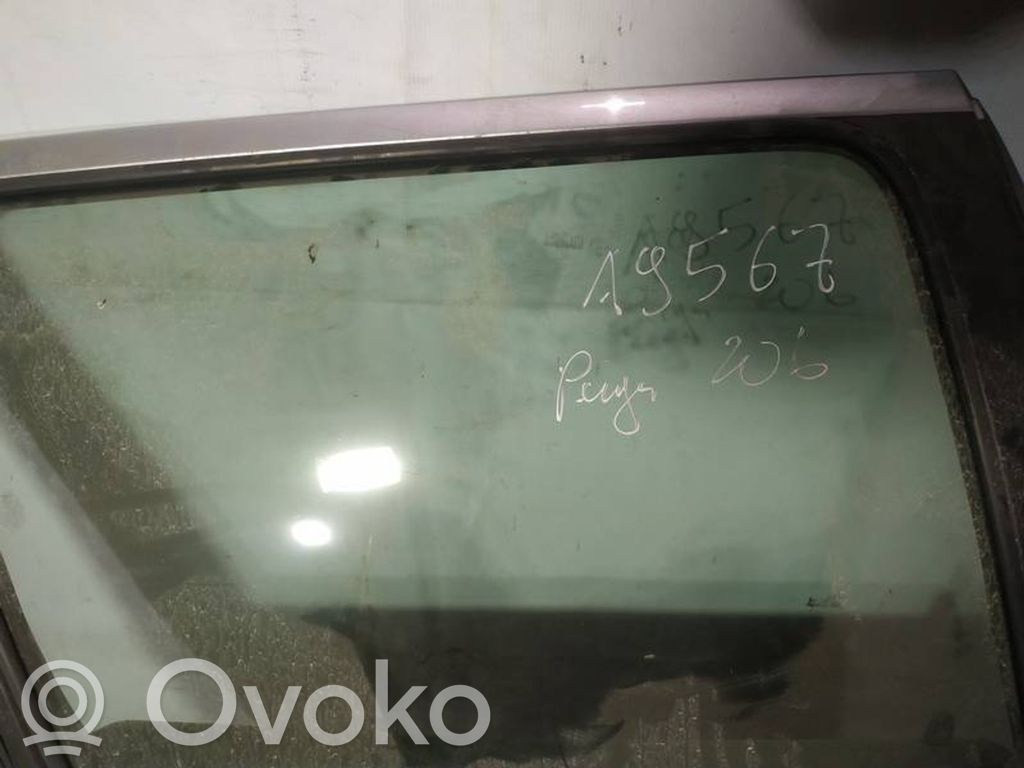 Peugeot 206 Vitre de fenêtre porte arrière