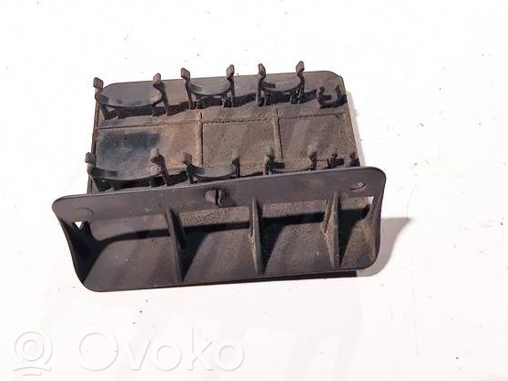 Muu ulkopuolen osa   4B0971845,4B0971845