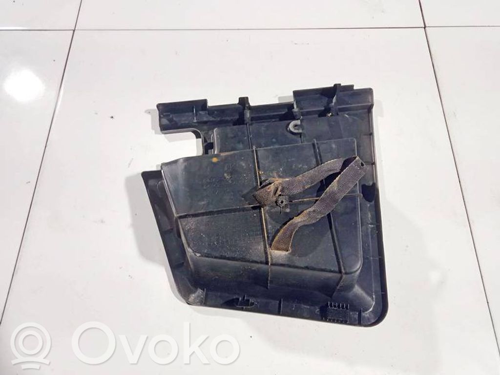 Lexus IS 220D-250-350 Inne elementy wykończenia bagażnika