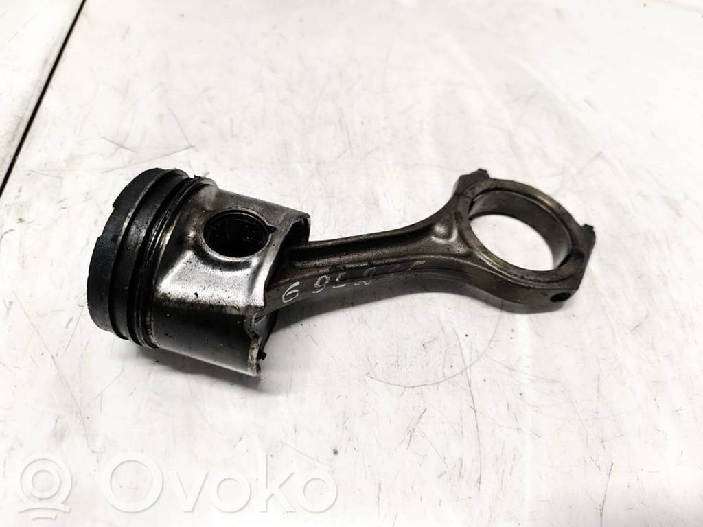 Audi A4 S4 B6 8E 8H Pistone con biella 