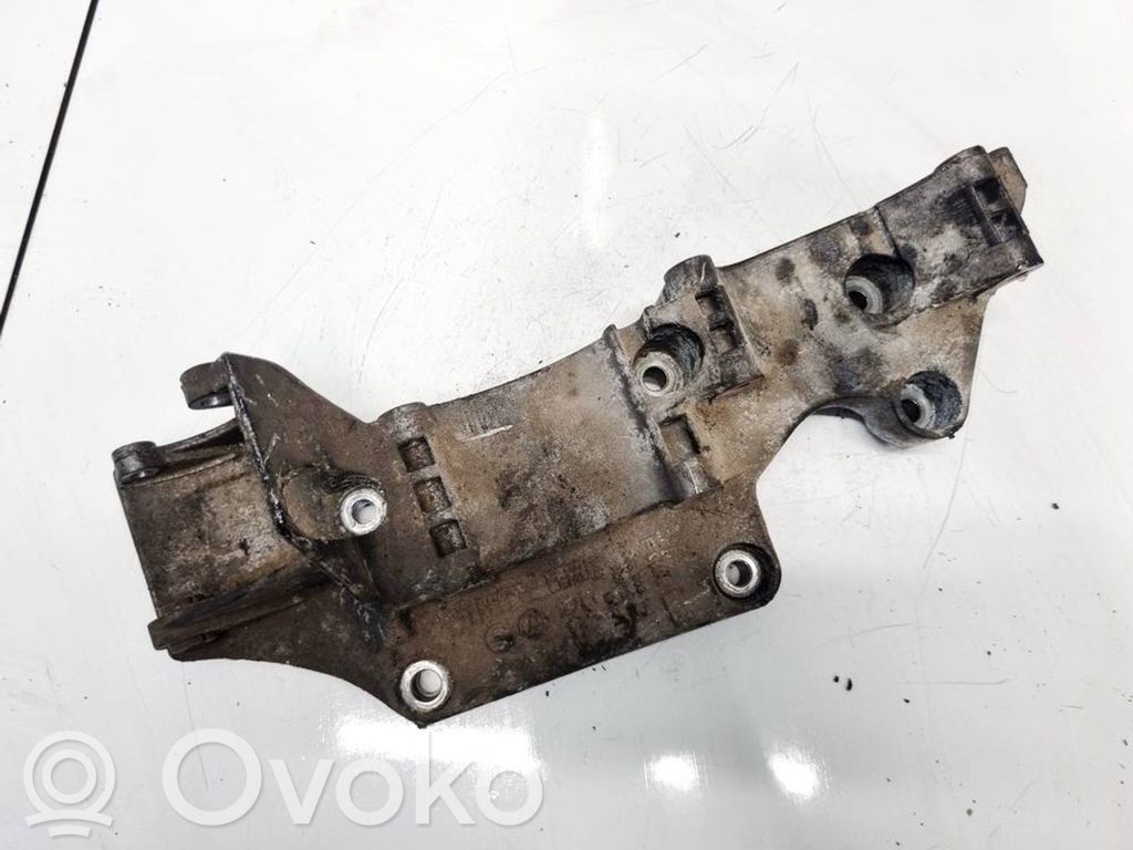 Volkswagen Golf IV Suport motor