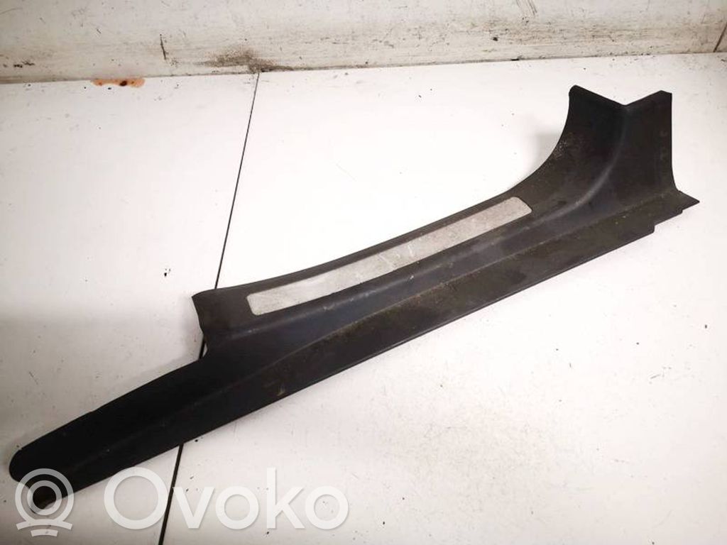 Mercedes-Benz C W203 Copertura del rivestimento del sottoporta posteriore
