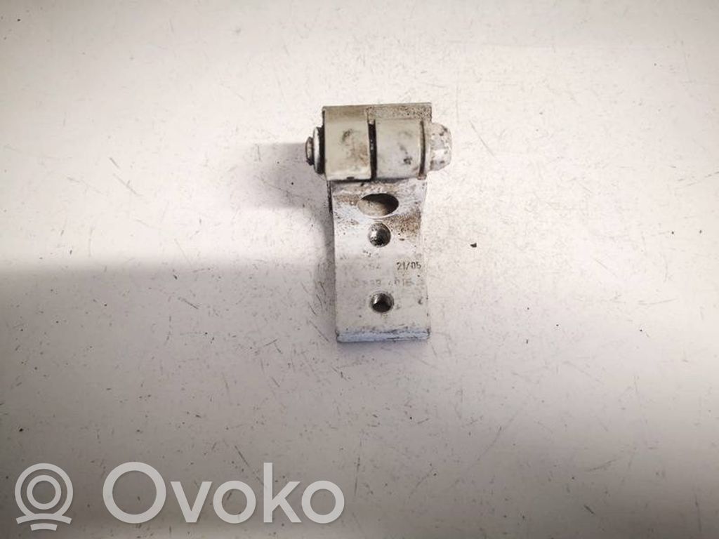 Skoda Octavia Mk2 (1Z) Cerniera inferiore della portiera posteriore