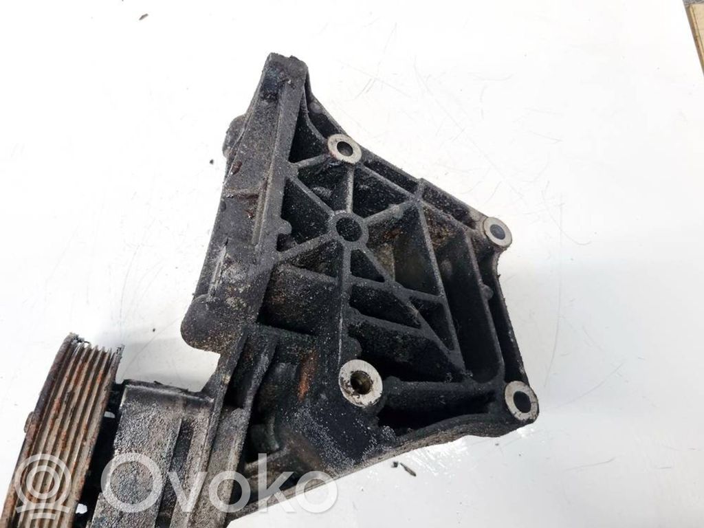 Opel Vectra B Engine mounting bracket 