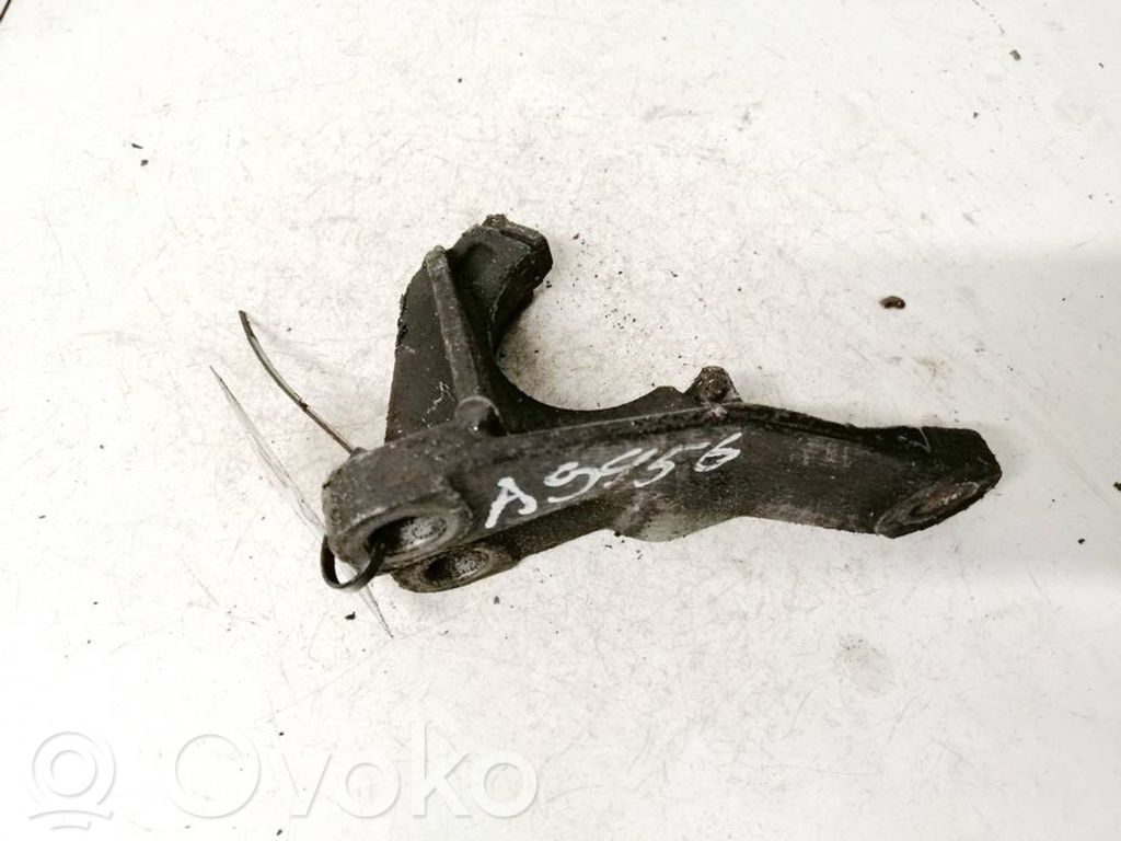 Renault Megane III Engine mounting bracket