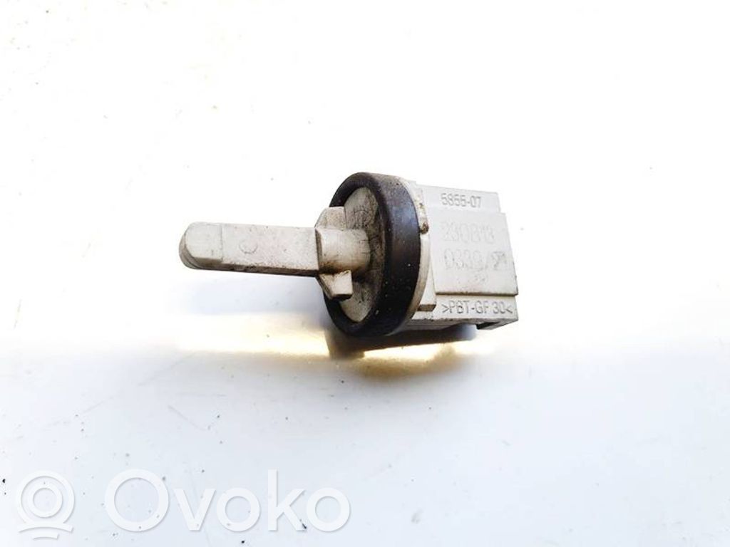 Volkswagen Touran II Czujnik temperatury wewnętrznej 