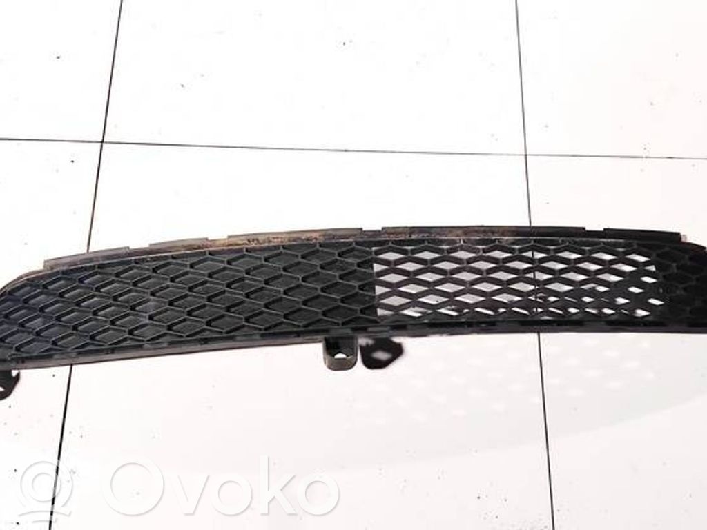 Toyota Aygo AB10 Kratka dolna zderzaka przedniego 