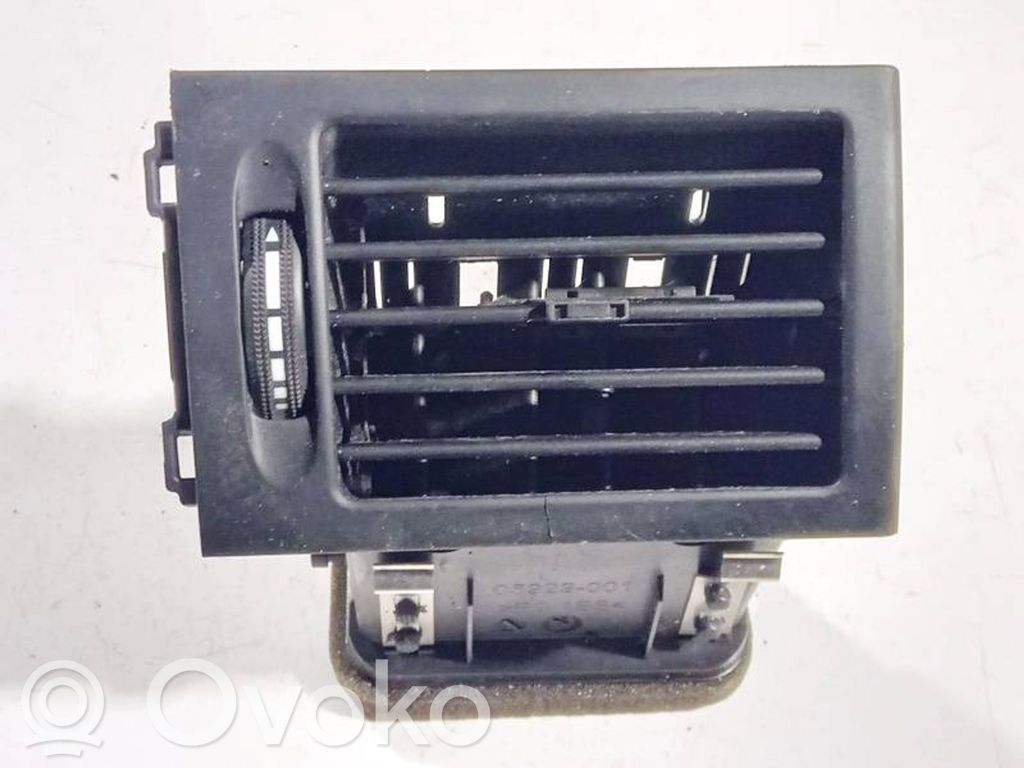 Mercedes-Benz C AMG W204 Griglia di ventilazione centrale cruscotto 