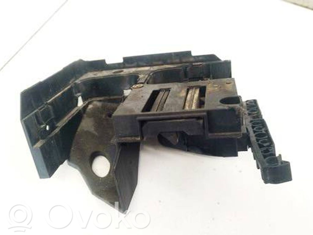 Skoda Superb B6 (3T) Support boîte de batterie 