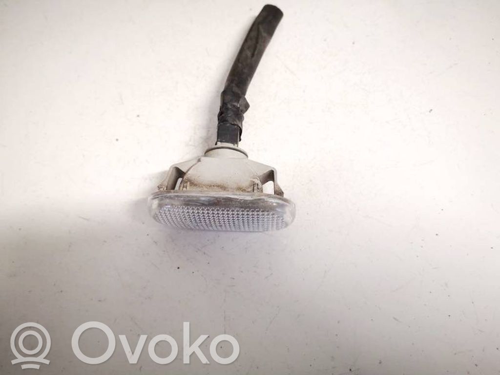 Nissan Note (E11) Indicatore di direzione del parafango anteriore 