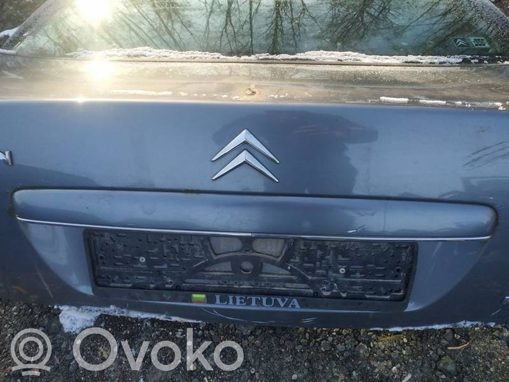 Takaluukun rekisterikilven valon palkki