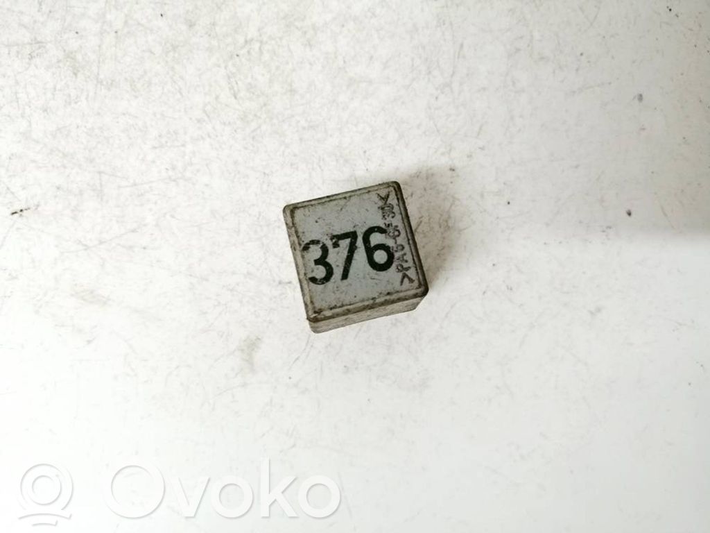 Audi A4 S4 B5 8D Autres relais 
