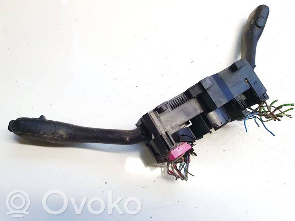 Volkswagen Golf IV Leva/interruttore dell’indicatore di direzione e tergicristallo