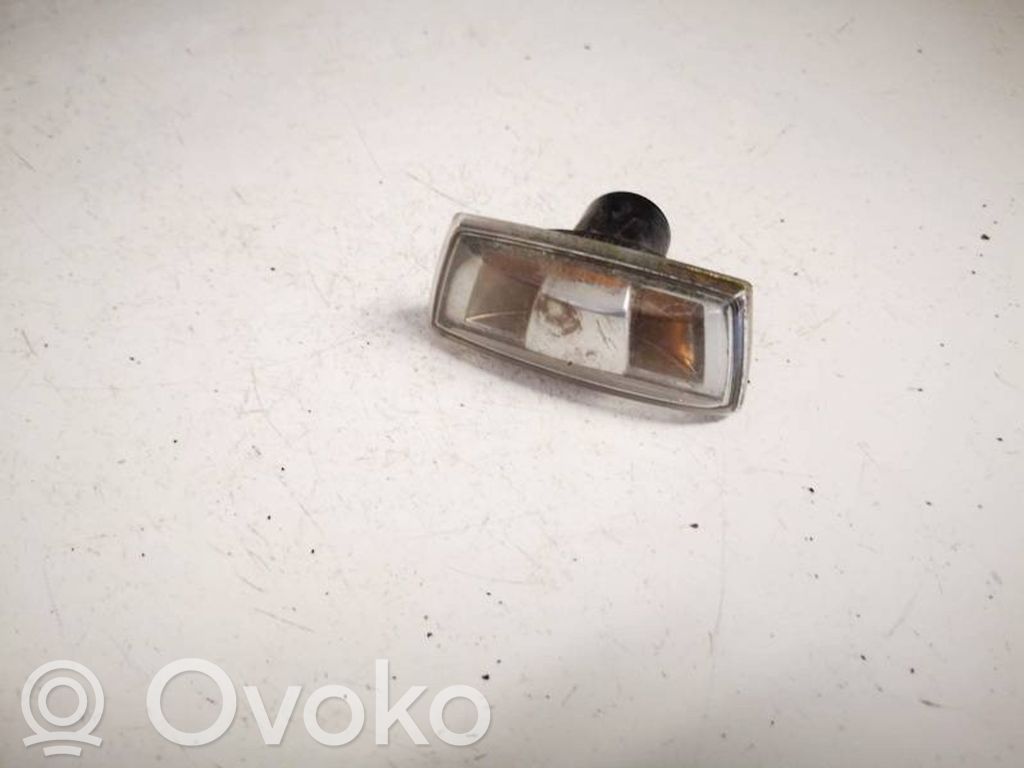 Opel Astra H Indicatore di direzione del parafango anteriore 