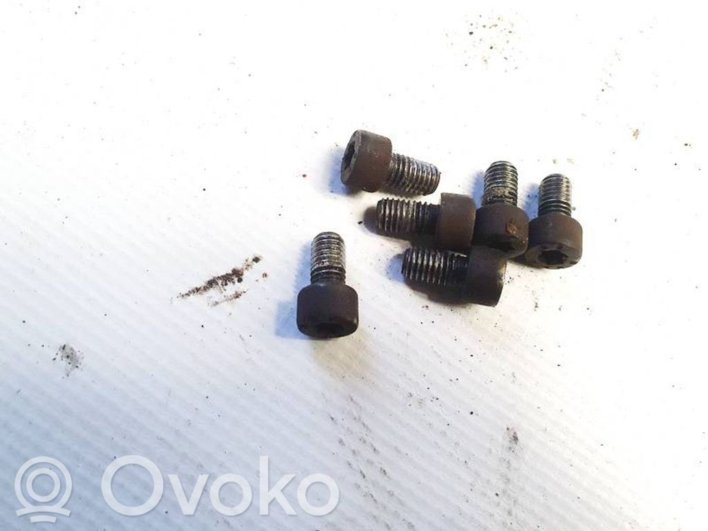 Ford Mondeo MK IV Nakrętki i śruby 