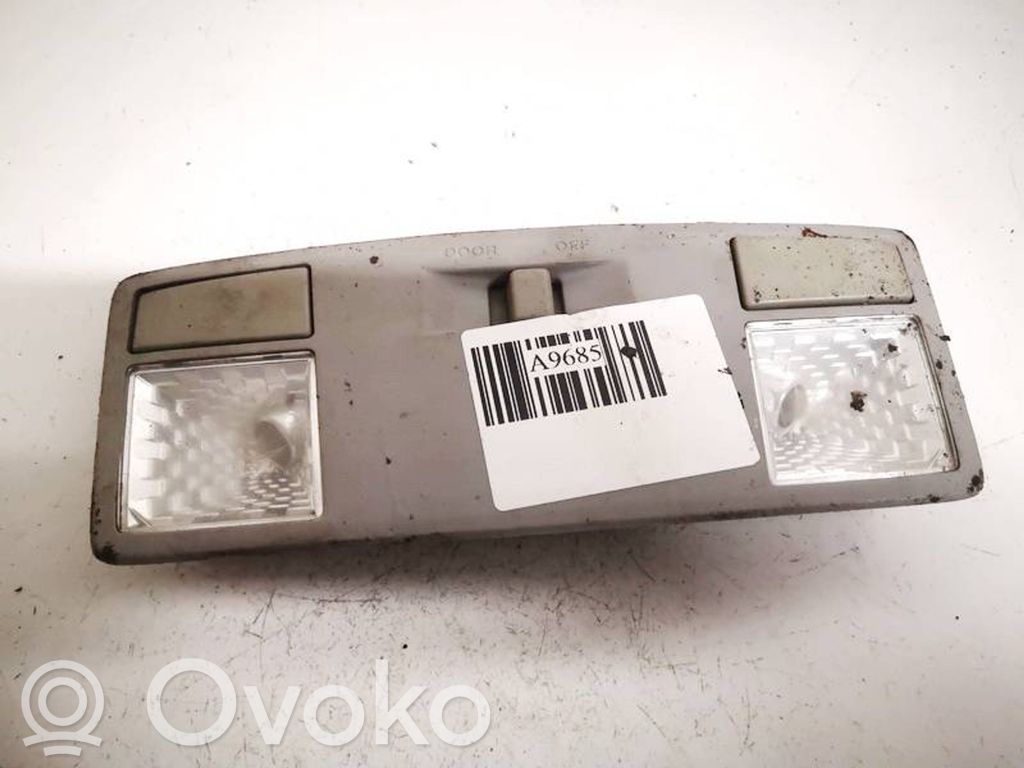 Éclairage lumière plafonnier avant