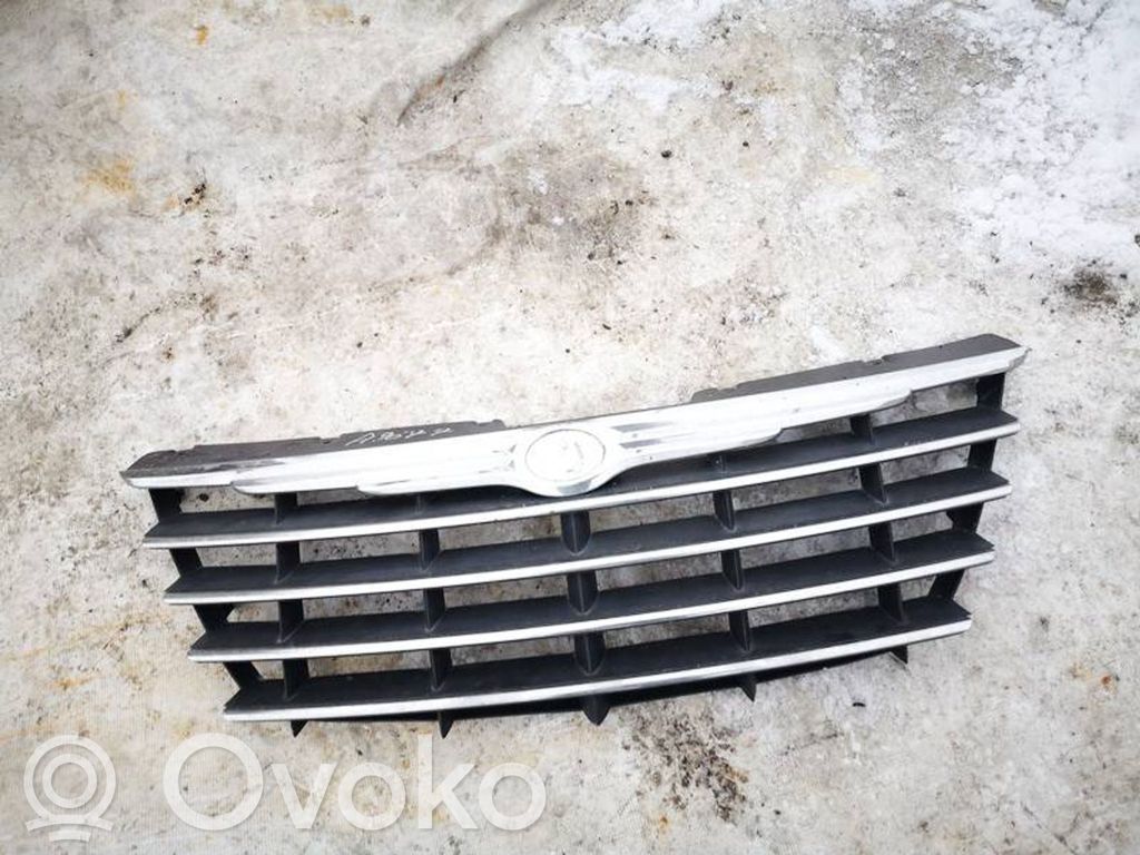 Chrysler Grand Voyager IV Rejilla delantera