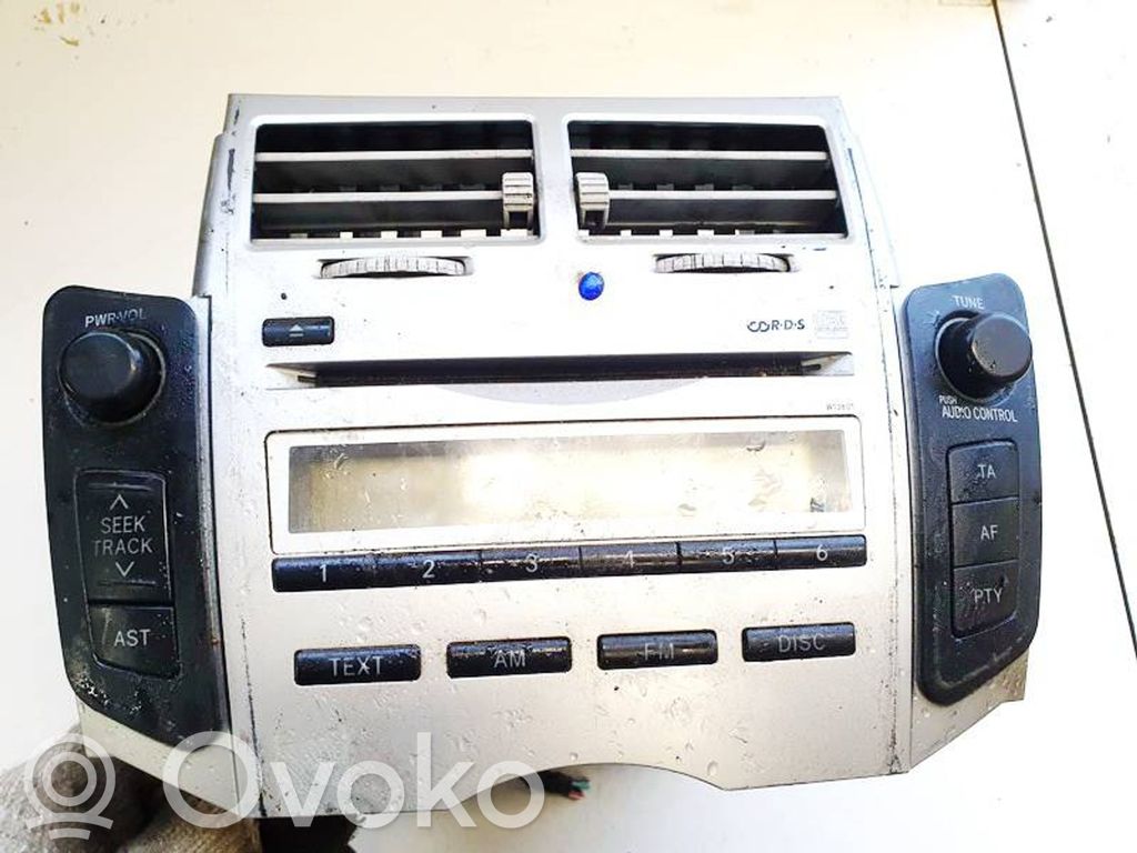Toyota Yaris Panel / Radioodtwarzacz CD/DVD/GPS 