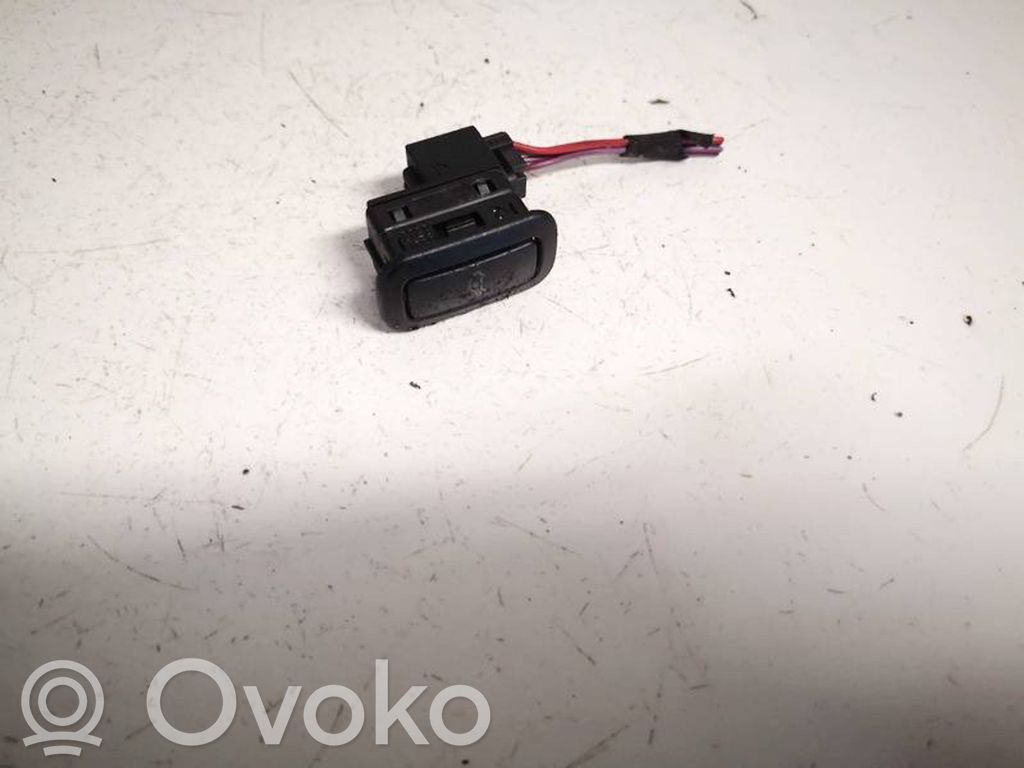 Volkswagen PASSAT B6 Comutator alarmă 